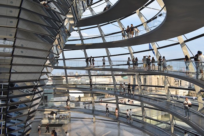 Koepel van de Reichstag bezoeken Berlijn
